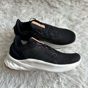 New Balance Womens Fresh Foam Roav V2 Sneaker New In Box Size 10.5